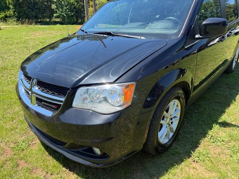 Used 2019 Dodge Grand Caravan SXT FWD image 60