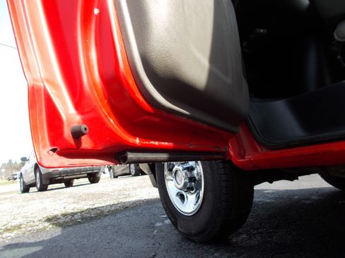 Used 2017 Chevrolet Express 2500 LS image 17