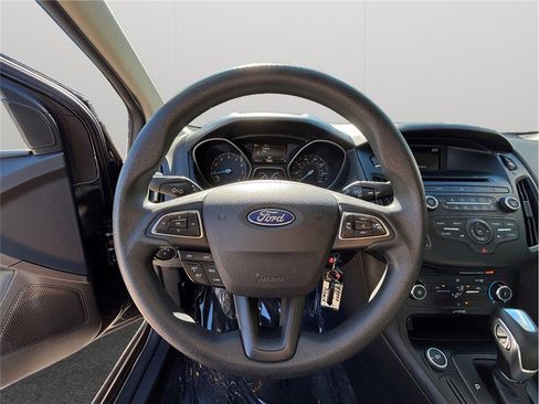 Used 2015 Ford Focus SE image 18