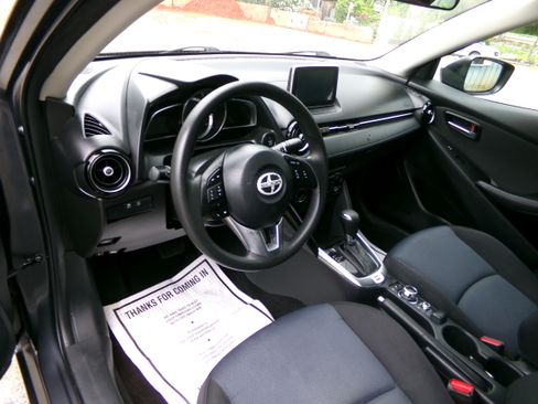 Used 2016 Scion iA image 10