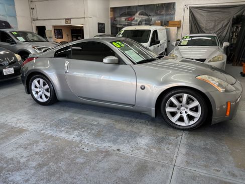 Used 2003 Nissan 350Z image 3