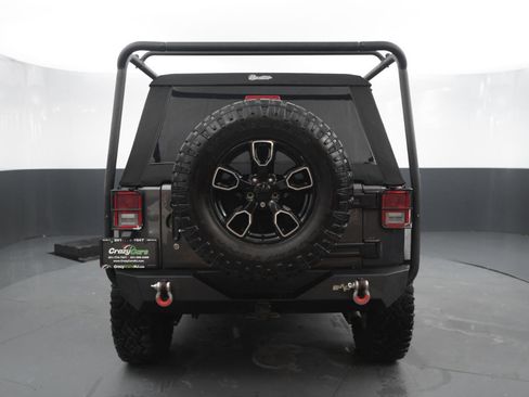 Used 2018 Jeep Wrangler Unlimited Sahara image 4
