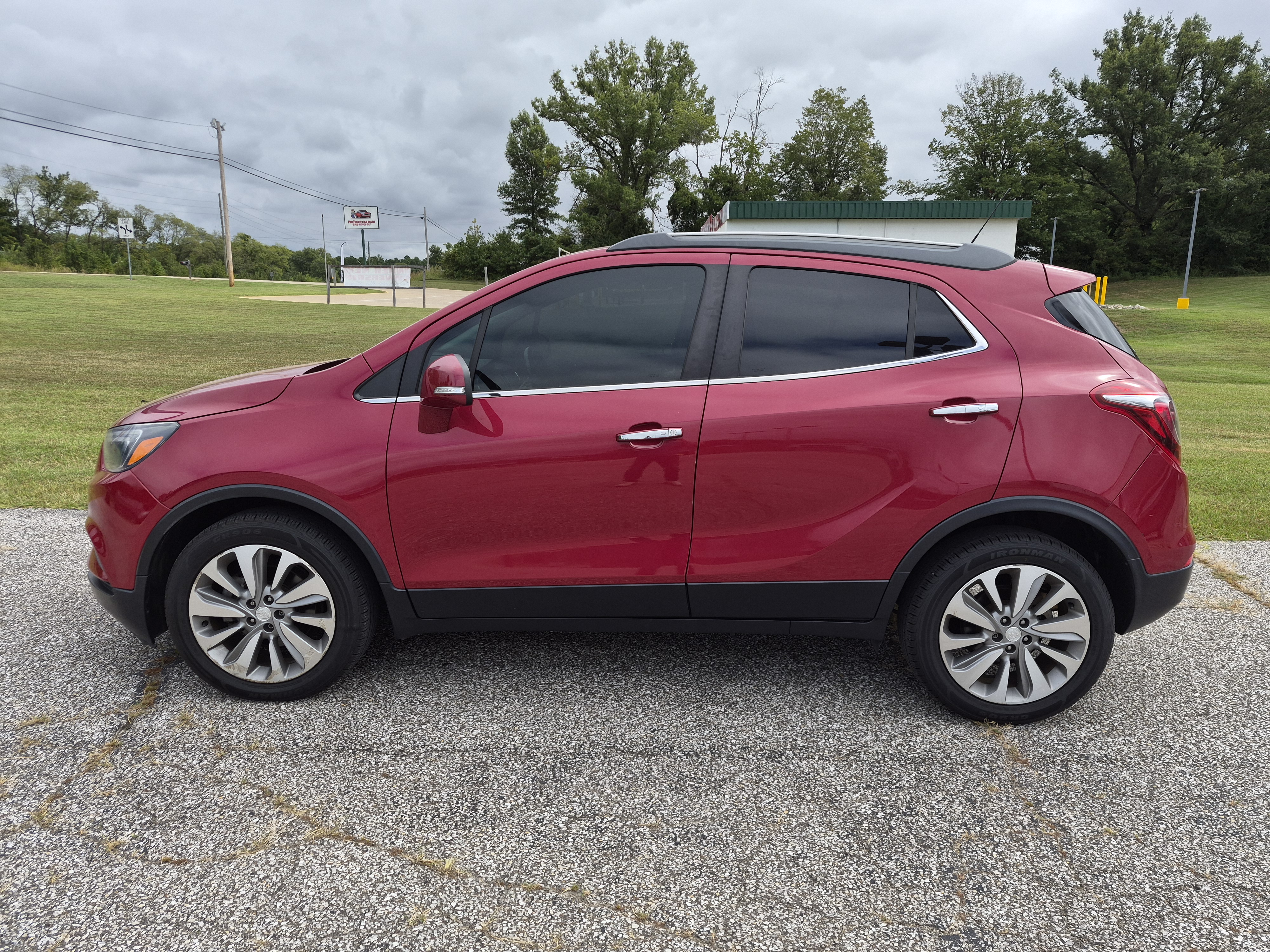Used 2019 Buick Encore FWD Preferred image 1