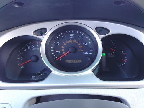 Used 2004 Toyota Highlander image 15