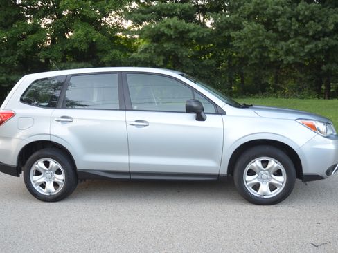 Used 2014 Subaru Forester 2.5i AWD/4WD image 6