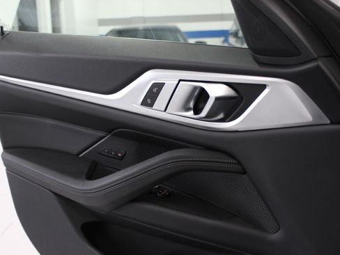 Used 2024 BMW i4 eDrive40 image 33