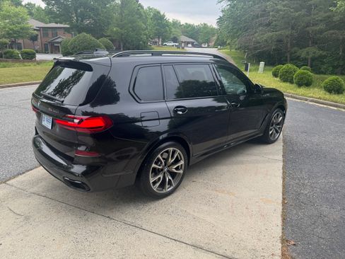 Used 2021 BMW X7 M50i image 4