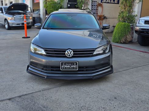 Used 2017 Volkswagen Jetta SE image 15