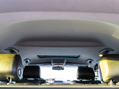 Used 2006 Volkswagen Touareg V10 TDI image 45