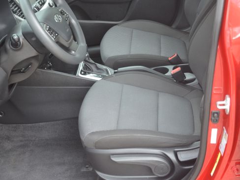 Used 2022 Hyundai Accent SE image 9