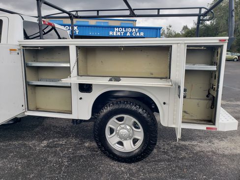 Used 2018 RAM 2500 Tradesman image 9