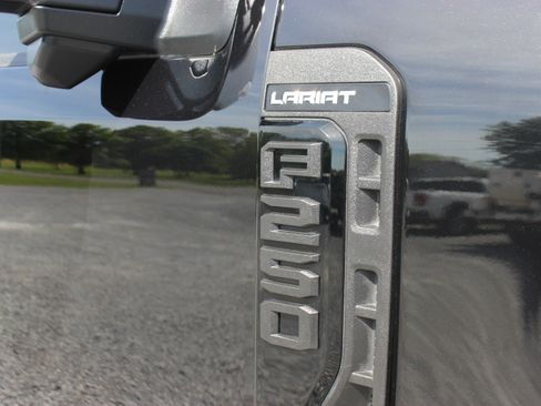 Used 2023 Ford F250 Lariat image 17