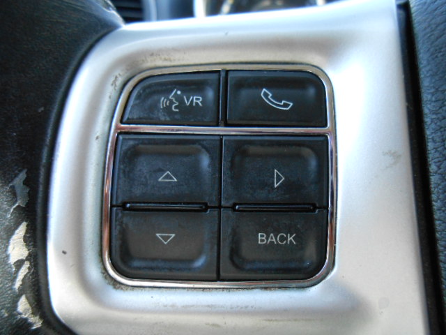Used 2014 Chrysler Town & Country Touring-L FWD image 16