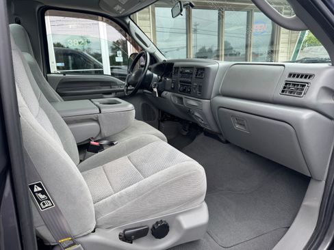 Used 2004 Ford F250 4x4 Regular Cab Super Duty image 11