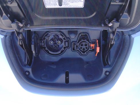 Used 2017 Nissan Leaf S FWD image 39