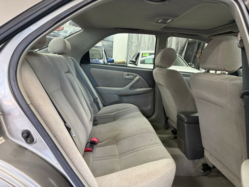 Used 2001 Toyota Camry LE FWD image 12