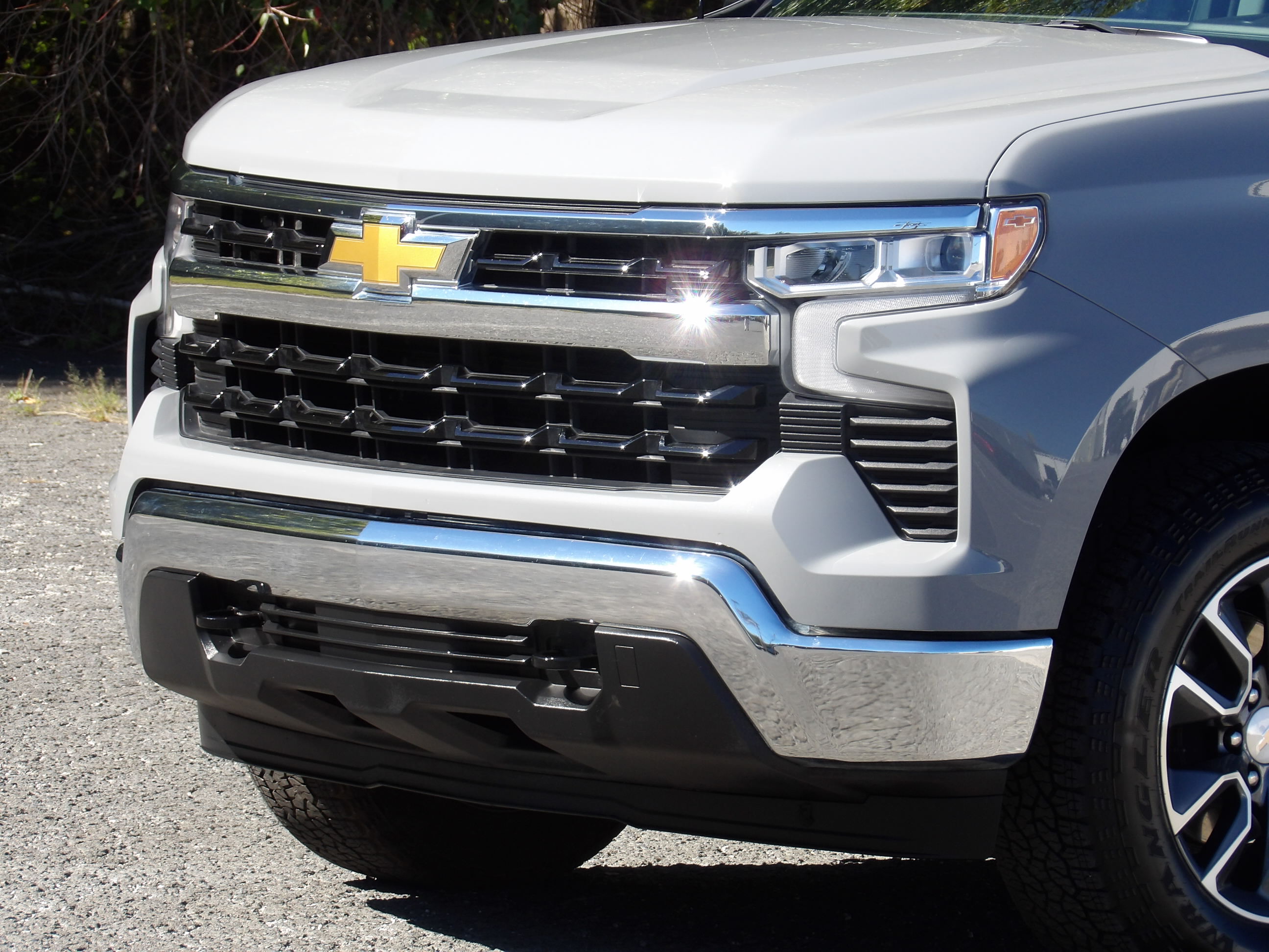 Used 2024 Chevrolet Silverado 1500 4x4 Crew Cab LT image 7
