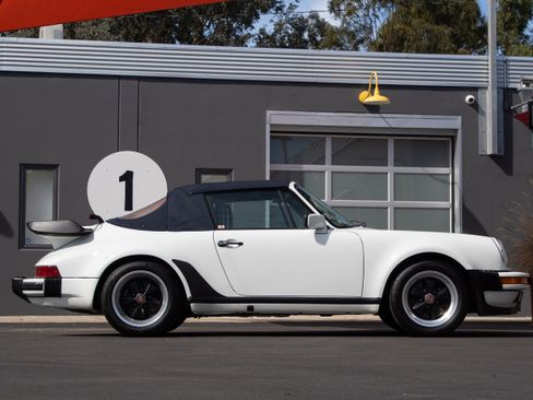 Used 1988 Porsche 911 Carrera image 9