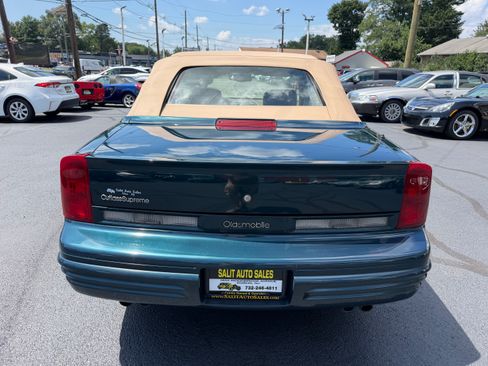 Used 1995 Oldsmobile Cutlass Supreme Convertible FWD image 63