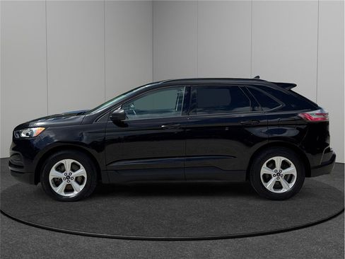 Used 2020 Ford Edge SE image 5