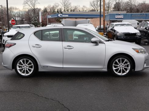 Used 2013 Lexus CT 200h Premium image 9