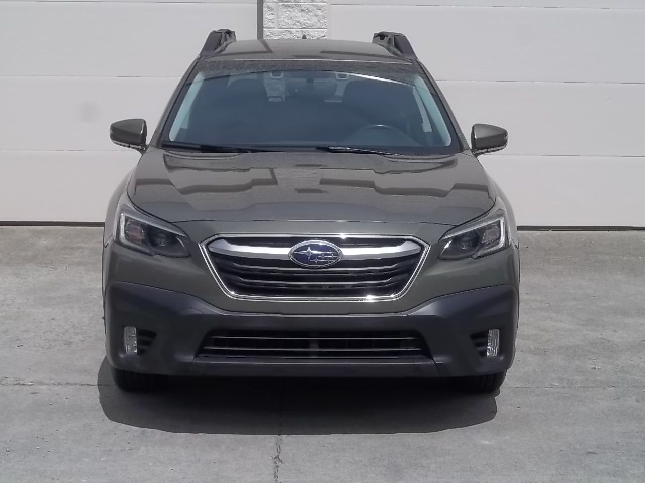 Used 2020 Subaru Outback Premium AWD/4WD image 2
