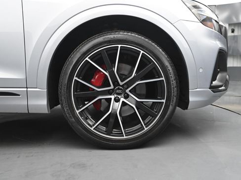 Used 2019 Audi Q8 Prestige image 17
