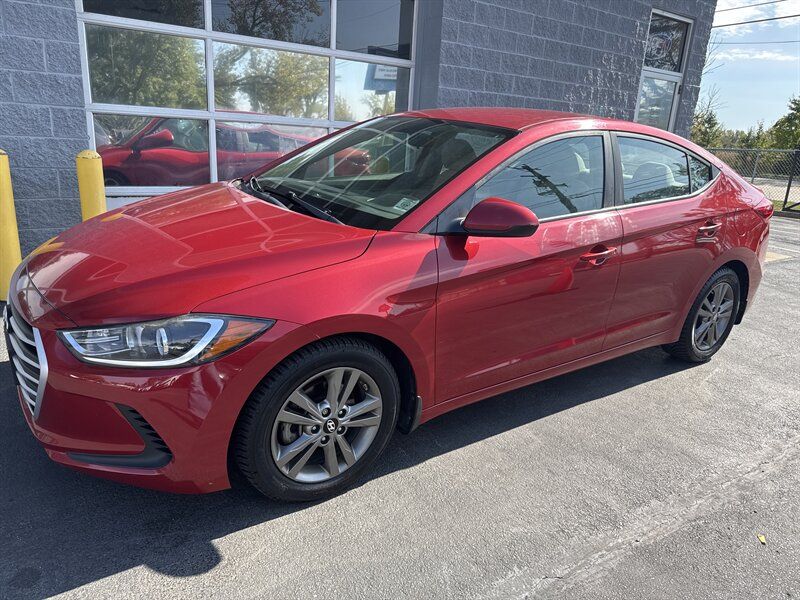 Used 2018 Hyundai Elantra FWD image 1