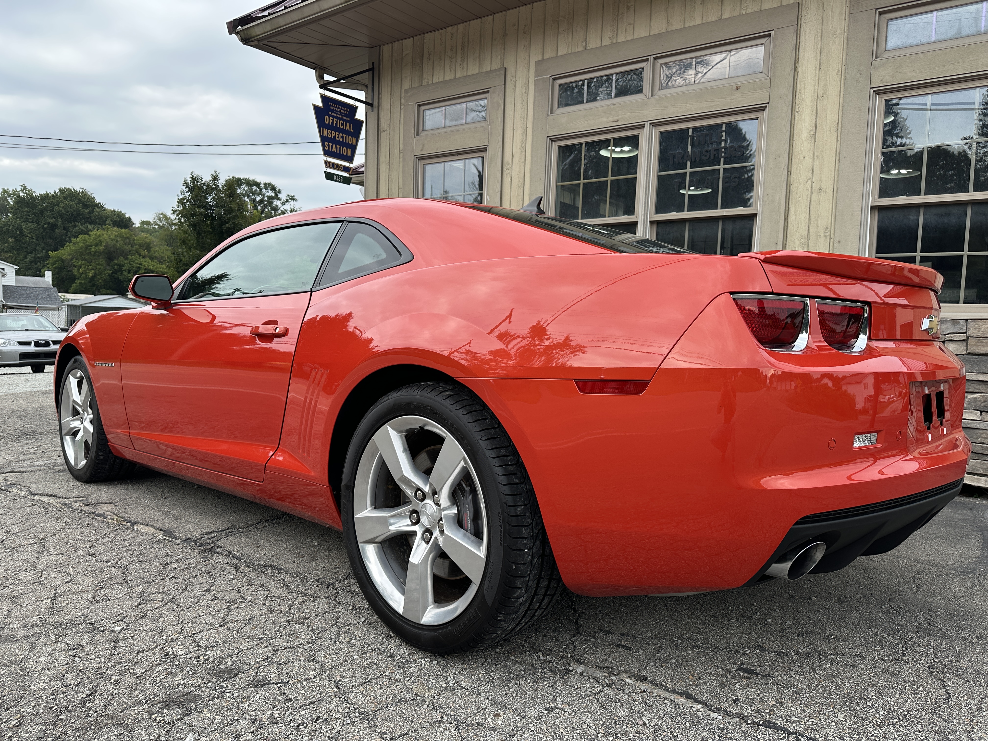 Used 2010 Chevrolet Camaro SS Coupe w/ 2SS RWD image 3