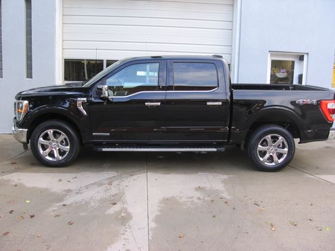 Used 2021 Ford F150 Lariat image 3