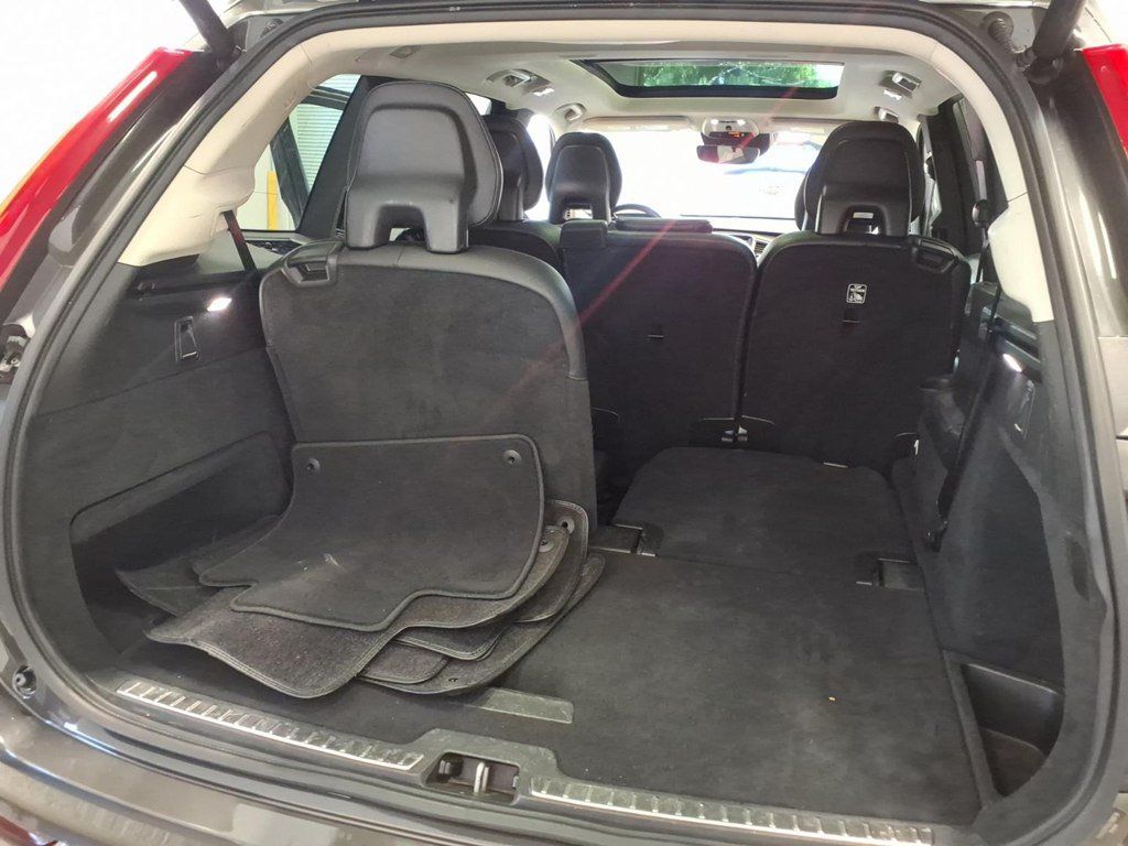 Used 2018 Volvo XC90 T6 Momentum AWD/4WD image 24
