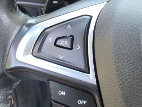 Used 2017 Ford Edge Titanium image 21