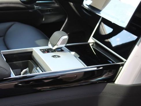 New 2025 Land Rover Range Rover Autobiography image 26