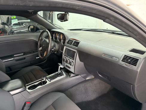 Used 2010 Dodge Challenger SE RWD image 18