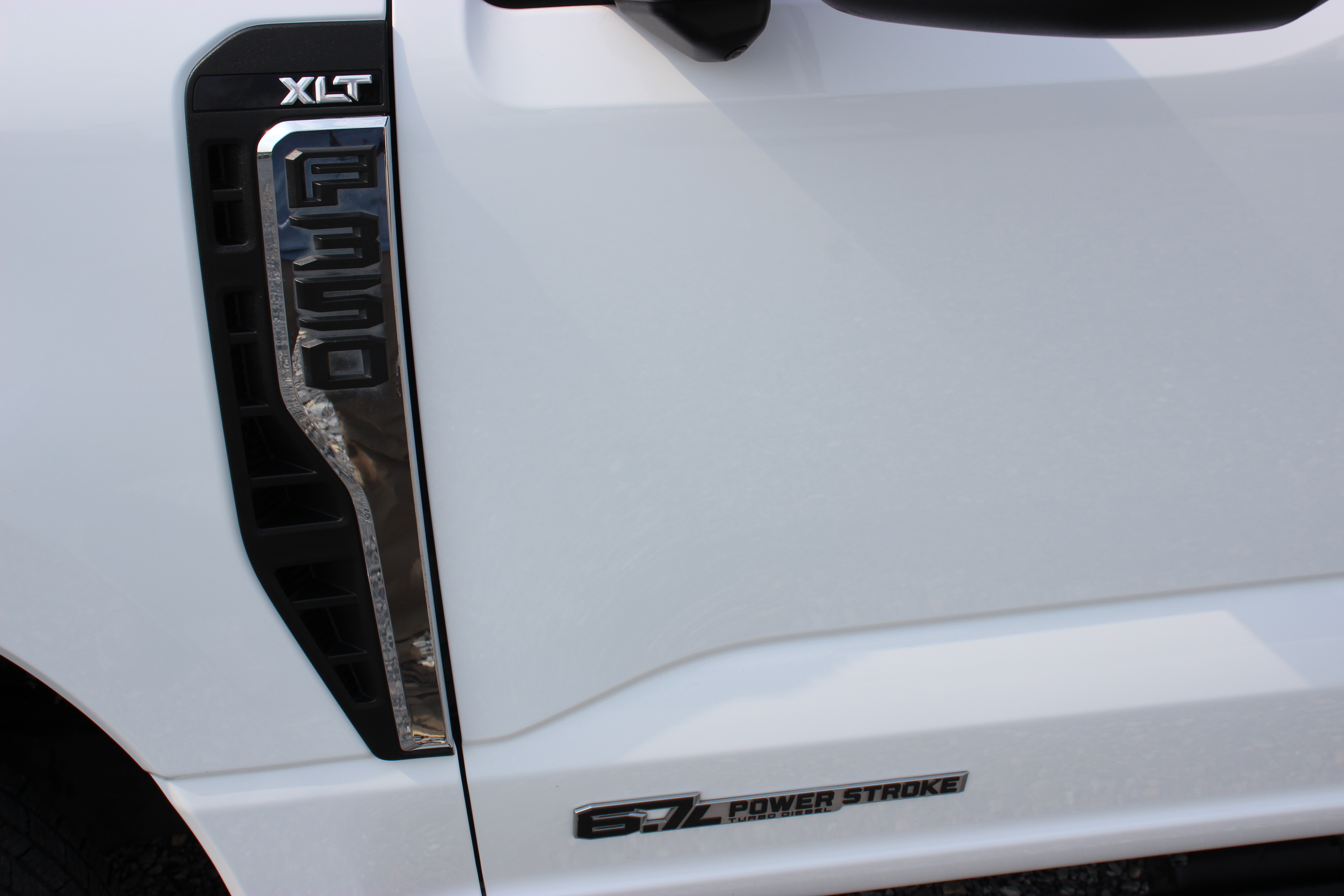 Used 2024 Ford F350 4x4 Crew Cab DRW Super Duty image 16