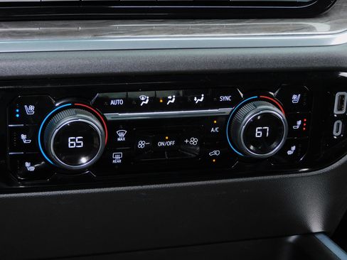 Used 2024 Chevrolet Silverado 2500 LTZ image 10