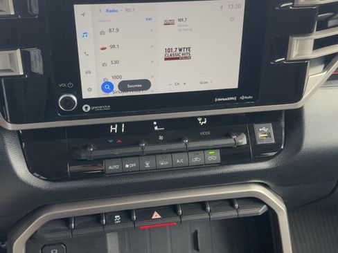 Used 2022 Toyota Tundra SR5 image 10