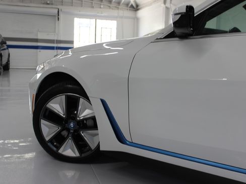 Used 2024 BMW i4 eDrive40 image 16