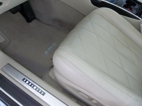 Used 2011 INFINITI FX35 AWD image 10