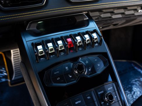 Used 2015 Lamborghini Huracan LP 610-4 image 24