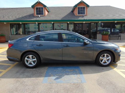 Used 2018 Chevrolet Malibu LS image 10