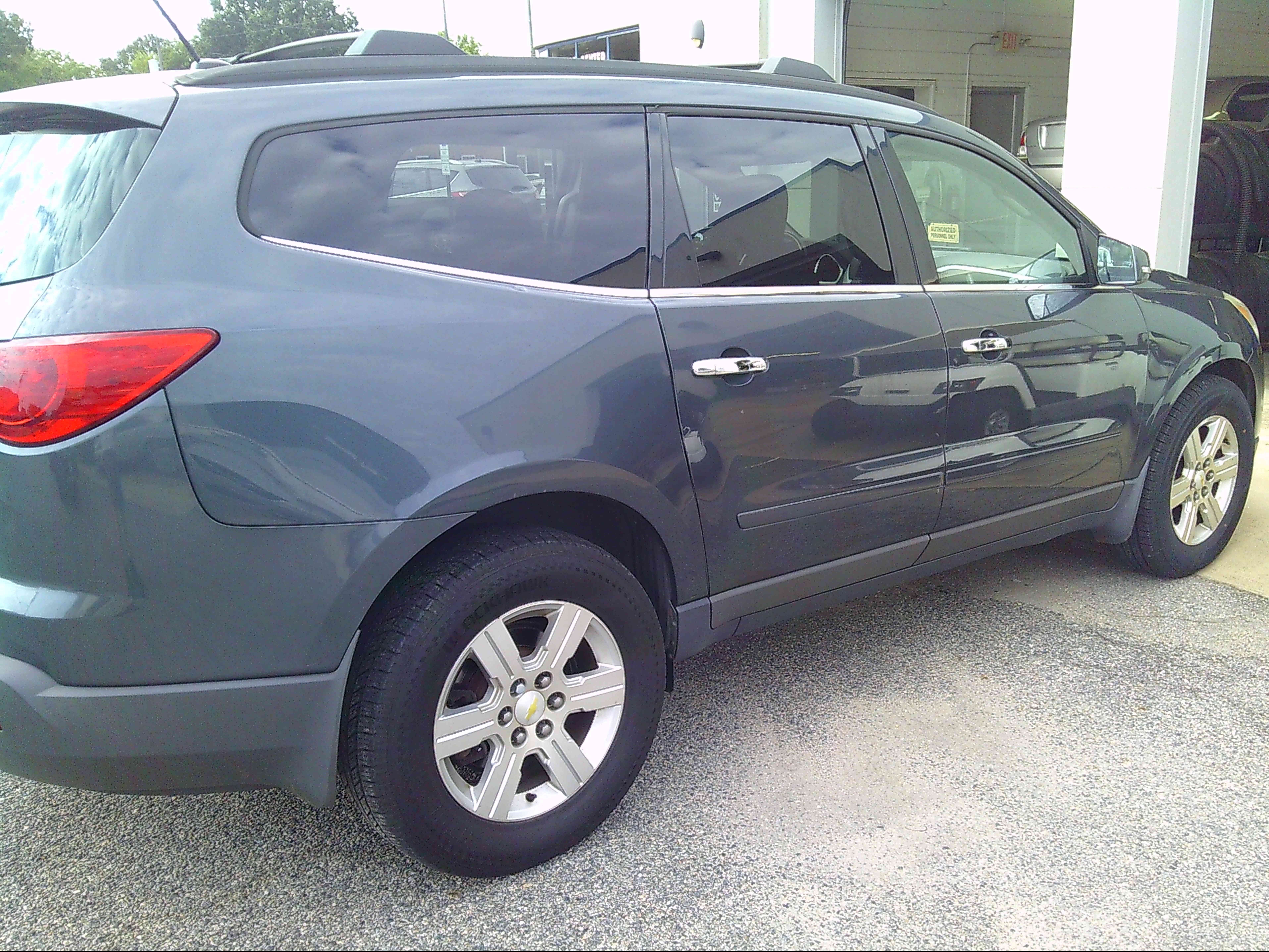 Used 2012 Chevrolet Traverse AWD LT w/ 1LT image 3