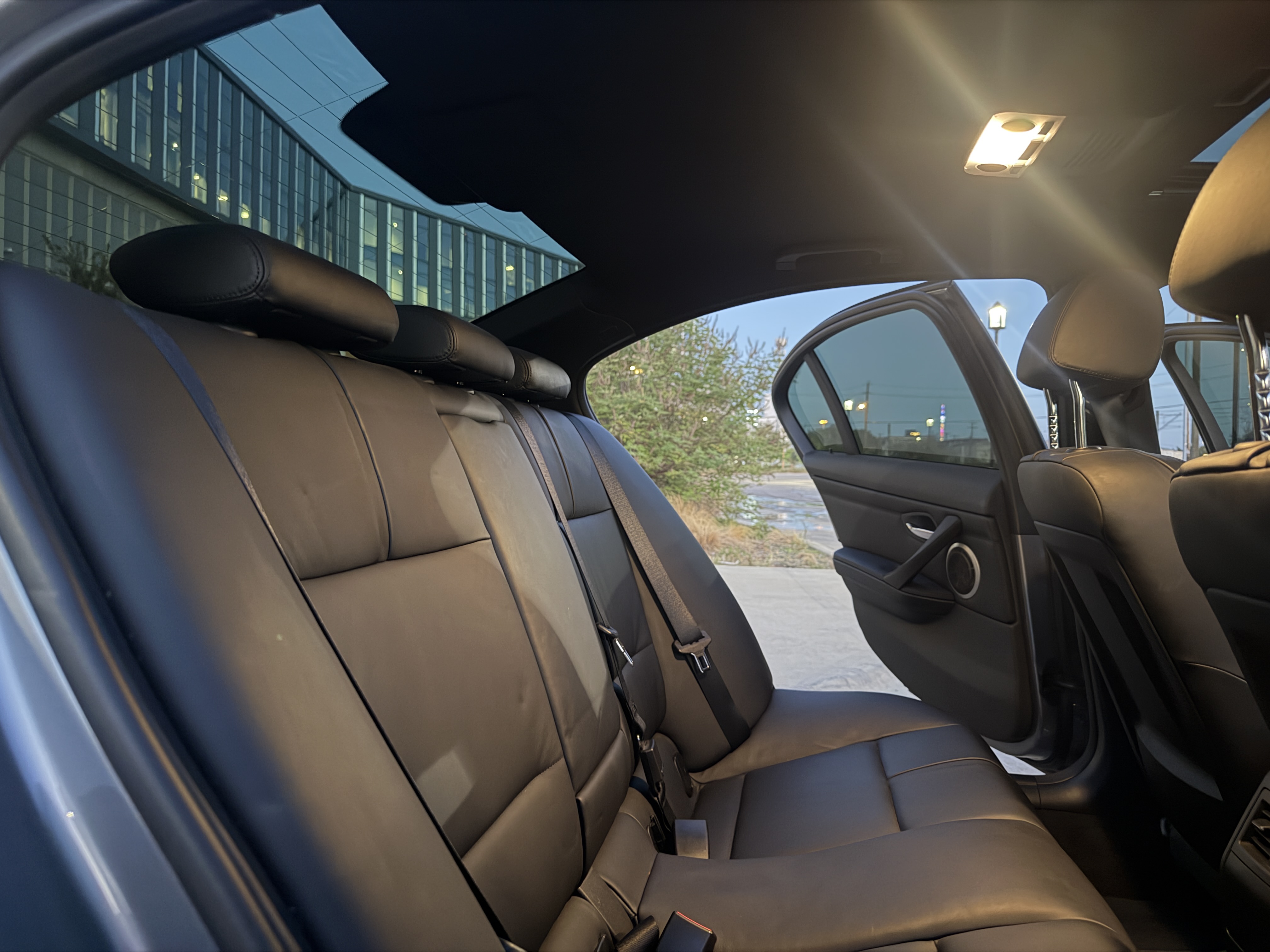 Used 2011 BMW M3 Competition RWD image 40