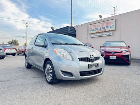 Used 2011 Toyota Yaris image 10