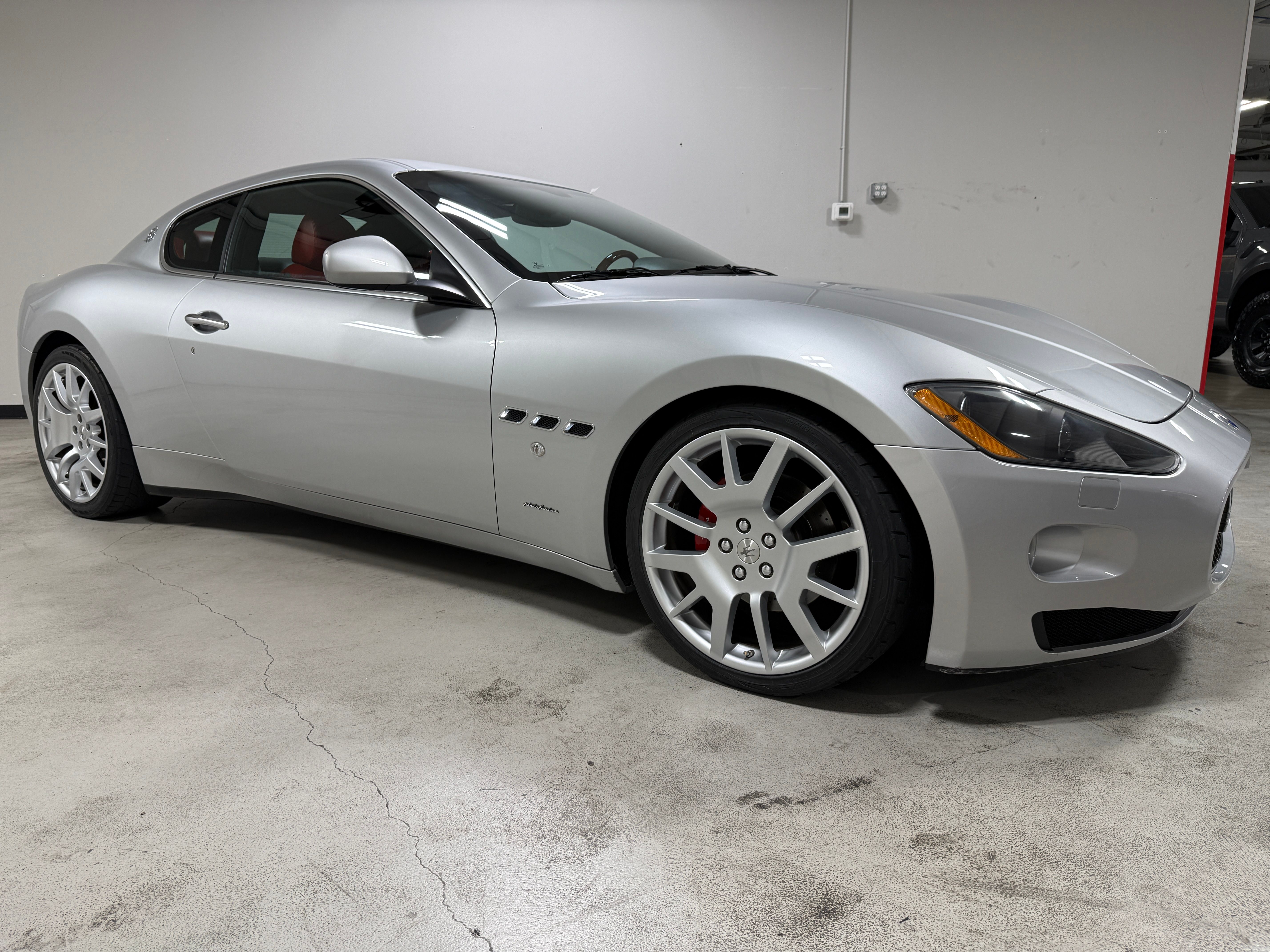 Used 2008 Maserati GranTurismo Coupe RWD image 2