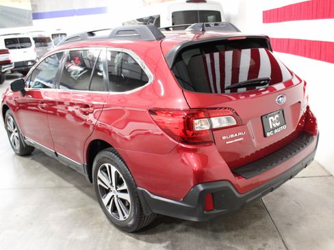 Used 2018 Subaru Outback 3.6R Limited AWD/4WD image 3