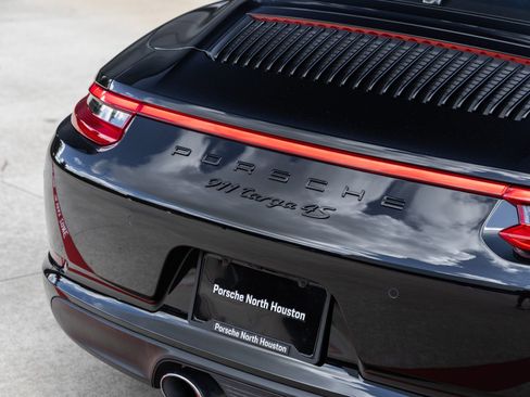 Certified 2017 Porsche 911 Targa 4S AWD/4WD image 15