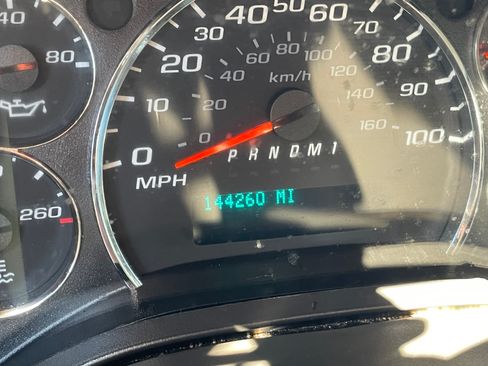 Used 2017 Chevrolet Express 2500 image 15