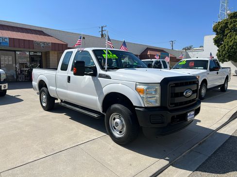 Used 2011 Ford F250 4x4 SuperCab Super Duty image 3
