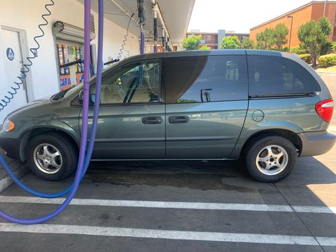 Used 2002 Dodge Caravan SE FWD image 15